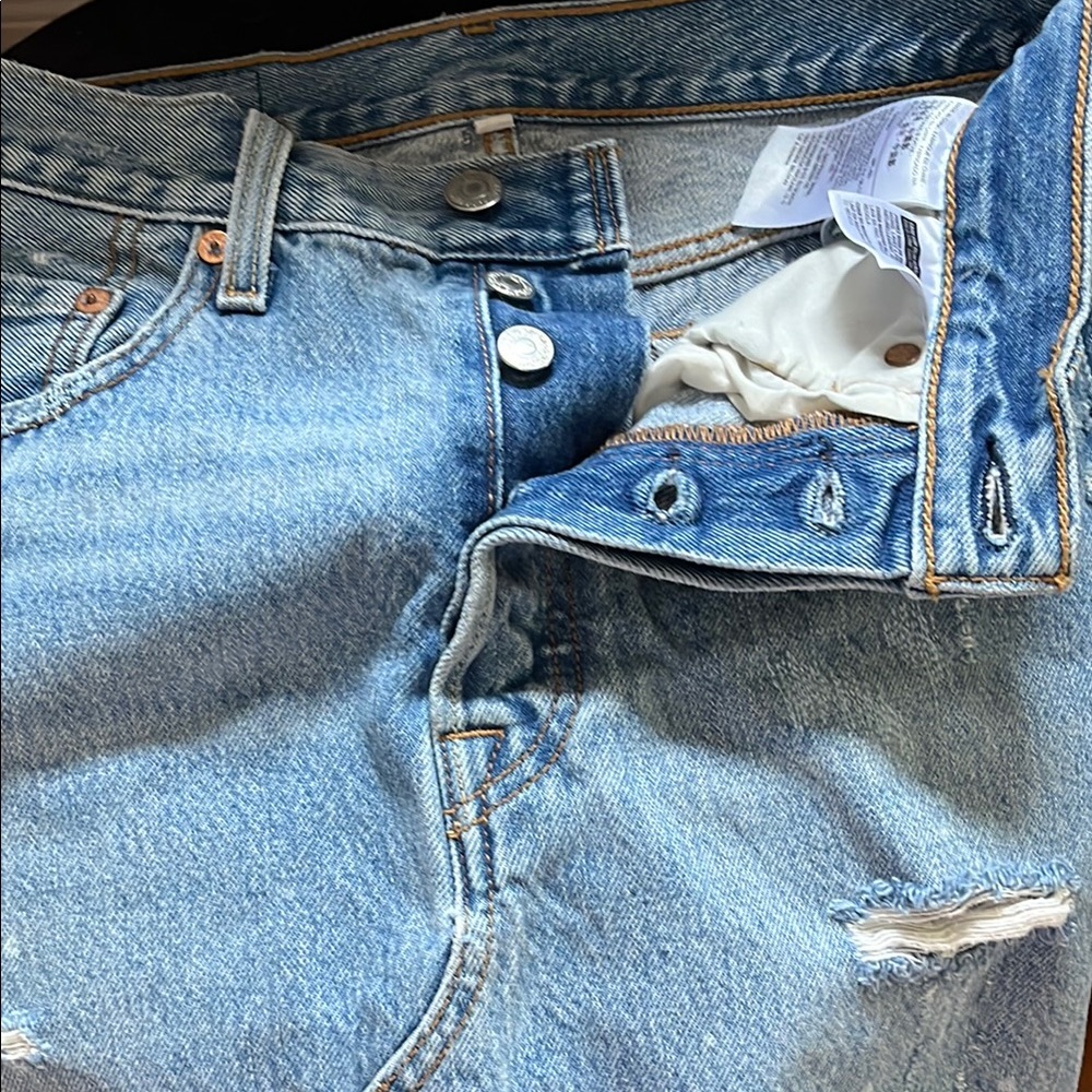 Levi's Classic distressed Denim Jean skirt